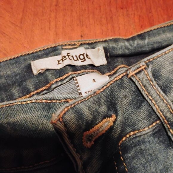 Women's Blue Jeans by Refuge - Size: 4   (1027) - Picture 2 of 5